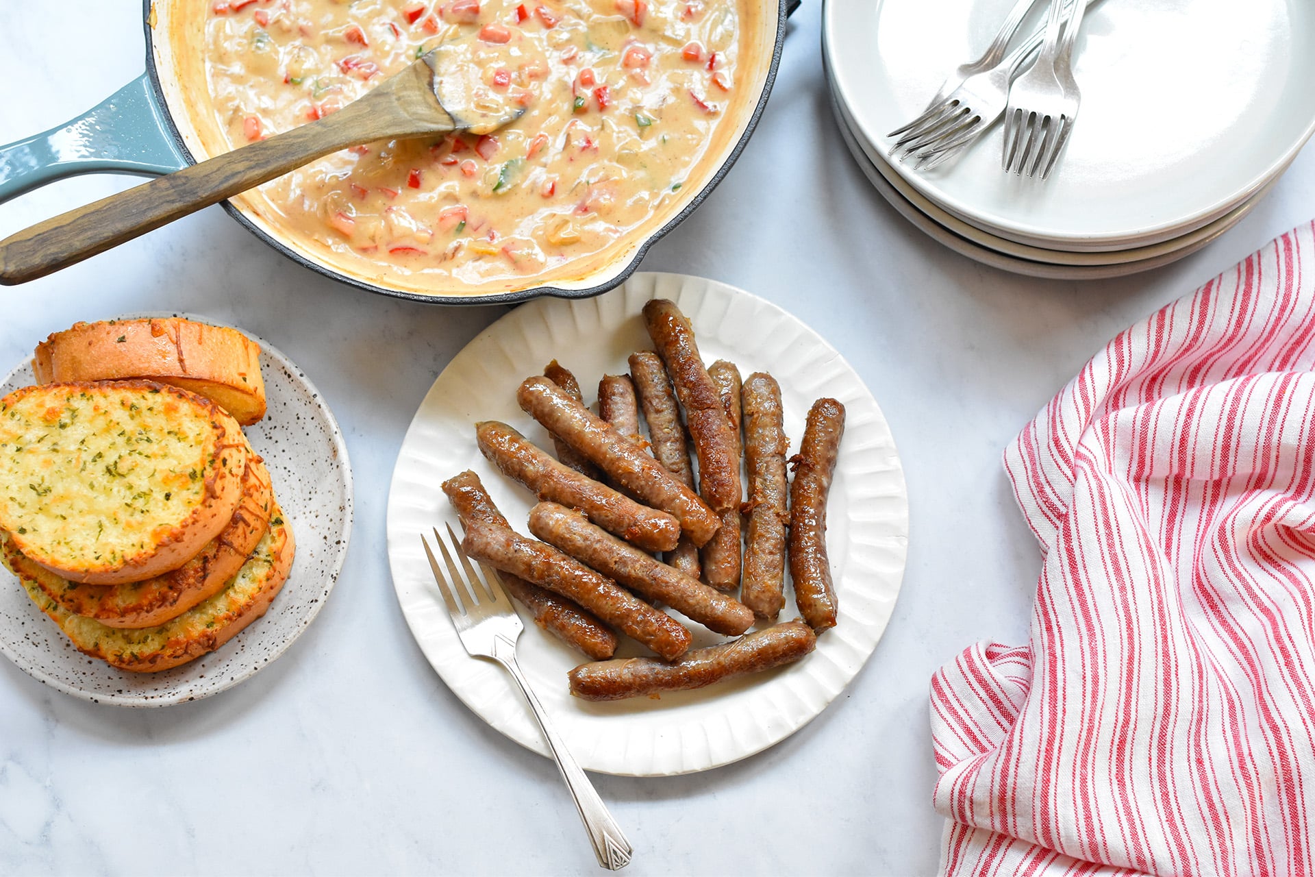 Swaggerty's Farm Sausage Links with Red Pepper Gravy Recipe